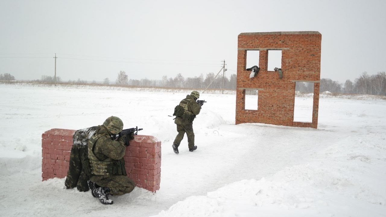«Гонг» и «Поппер» в ожидании пули