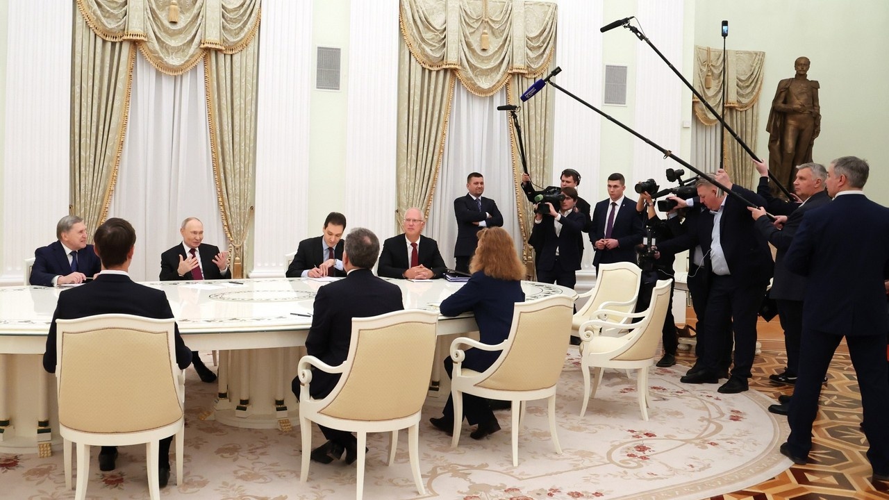 Мирный диалог по Украине: кто и как долго будет его тормозить?