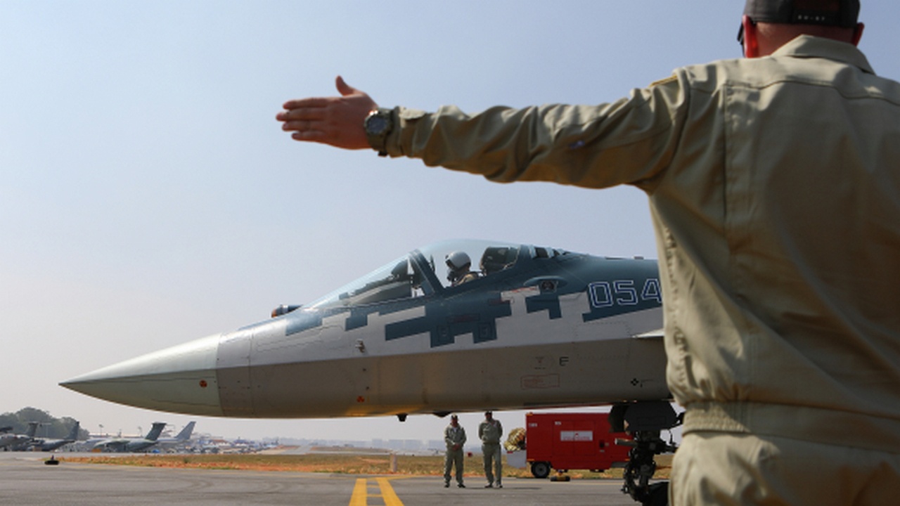 Как Су-57 пролетел мимо Индии