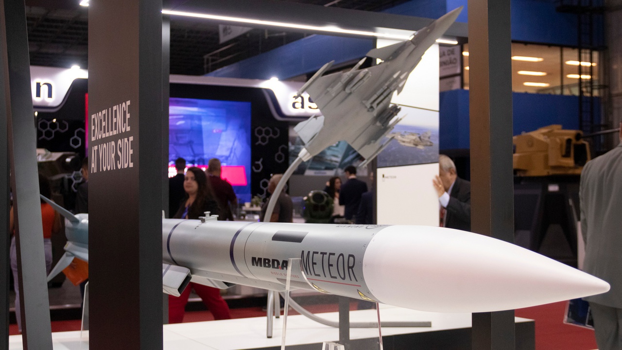 Шведские истребители Gripen в небе Украины?