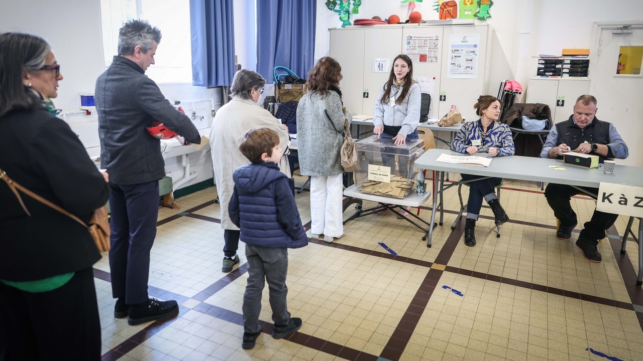 Франция: «знакомое левое зло» вместо «крайне правой неизвестности»