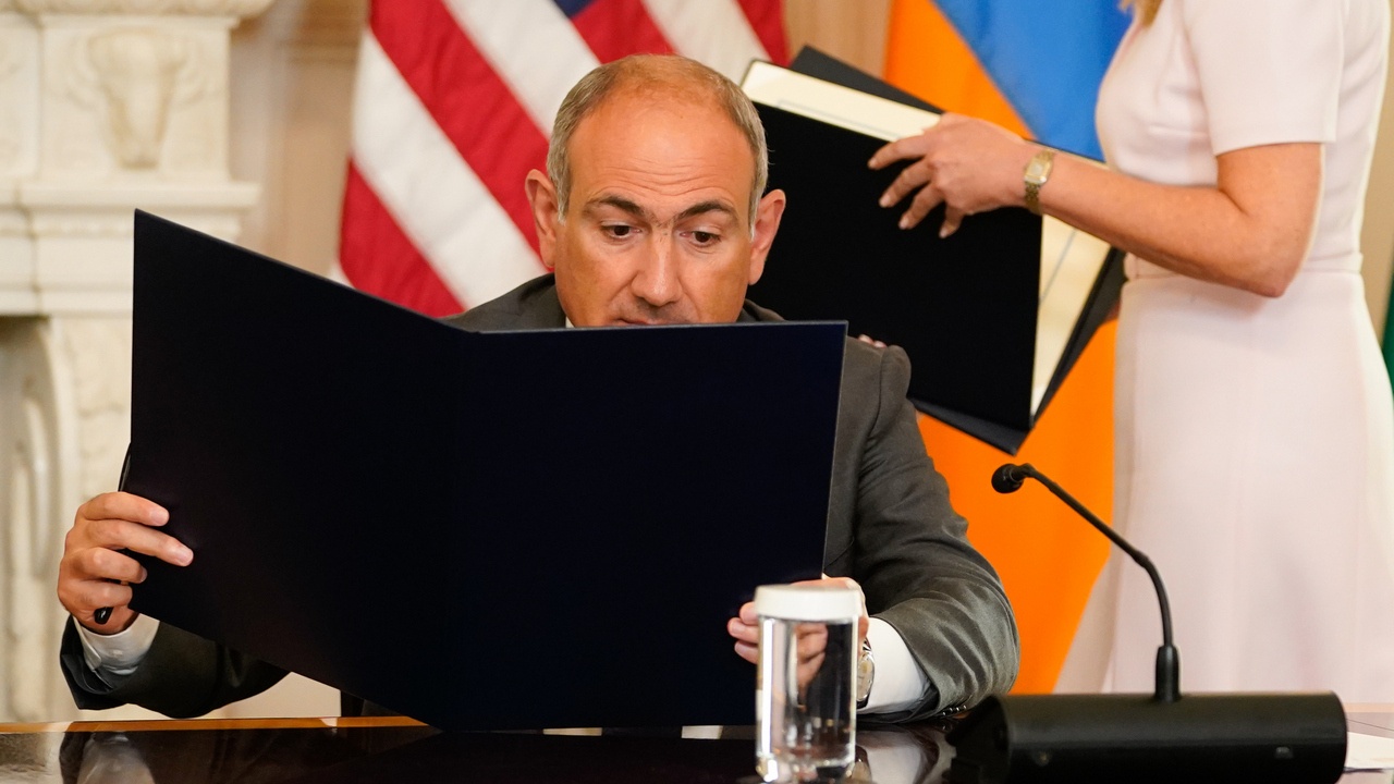 Двойное дно Пашиняна