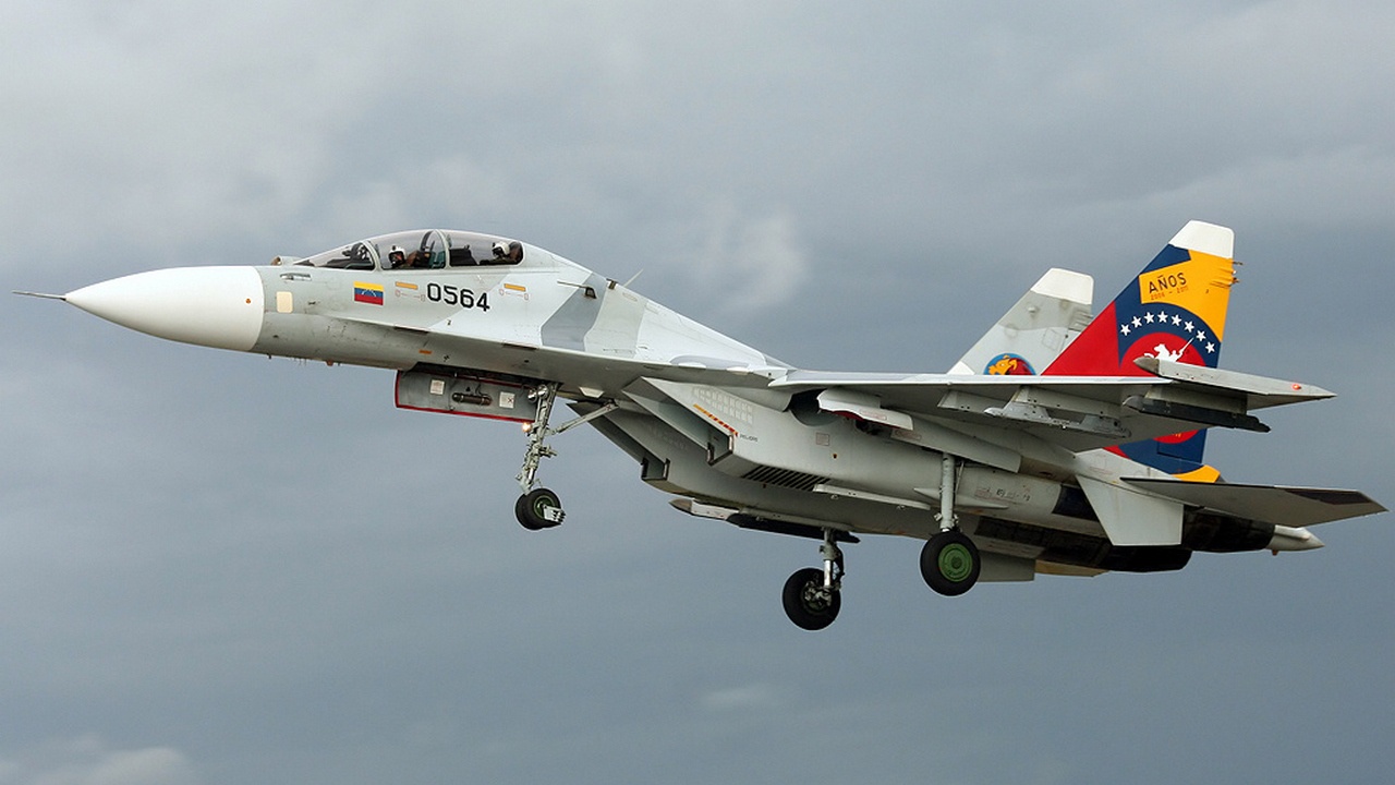 Вместе с президентом Мадуро Вашингтону достались Су-30МК2В