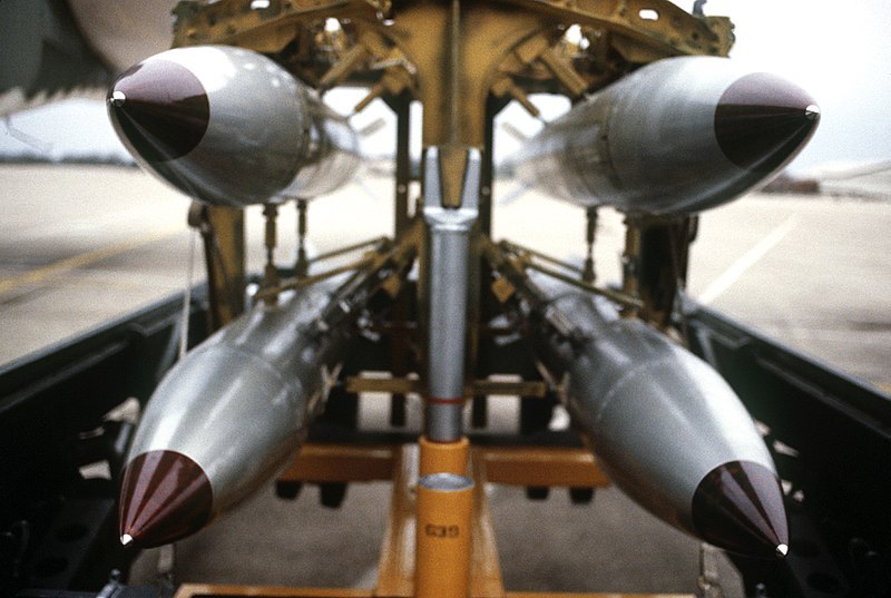 Американские атомные бомбы В-61