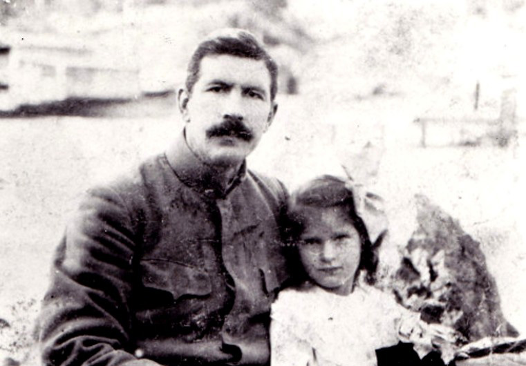 Полковник Иордан Пехливанов с дочерью