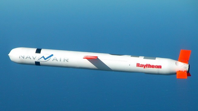 «Рэйтеон» является производителем крылатых ракет «Томагавк».