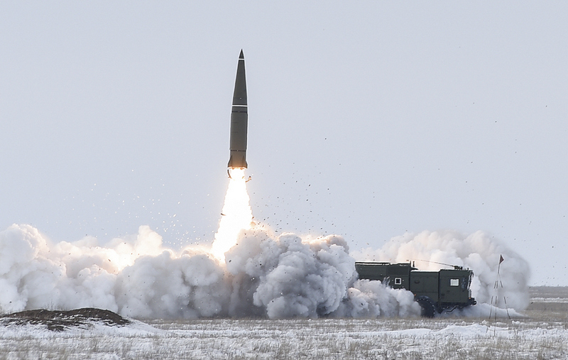 Учебно-боевой пуск ракеты ОТРК «Искандер-М»