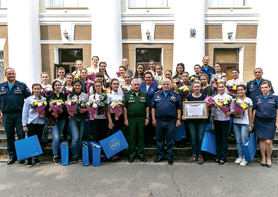 Приемная комиссия Краснодарского училища летчиков объявила имена 15 поступивших девушек Приемная комиссия Краснодарского училища летчиков объявила имена 15 поступивших девушек