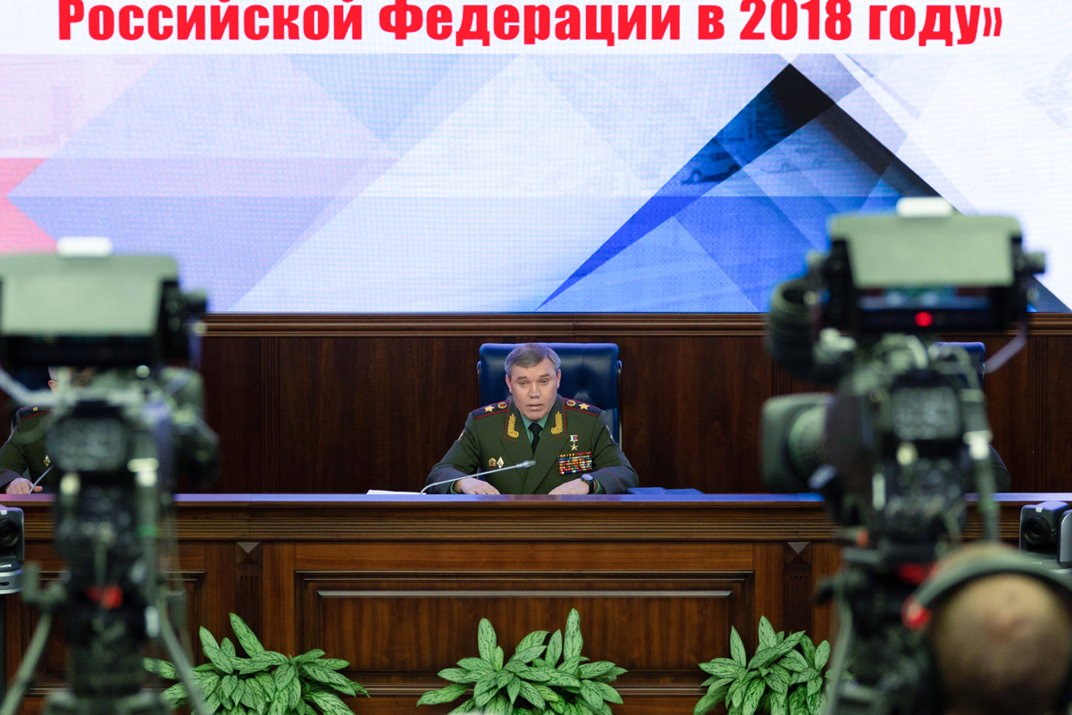 Начальник Генерального штаба Вооруженных Сил Российской Федерации провел брифинг для иностранных военных атташе Начальник Генерального штаба Вооруженных Сил Российской Федерации провел брифинг для иностранных военных атташе