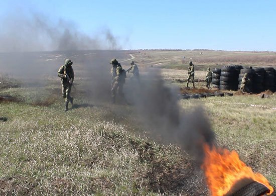 Военнослужащих мотострелковой бригады ЦВО проверили на стрессоустойчивость Военнослужащих мотострелковой бригады ЦВО проверили на стрессоустойчивость