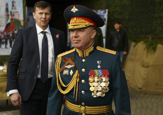 Командующий войсками ЗВО поздравил санкт-петербургских суворовцев с окончанием училища Командующий войсками ЗВО поздравил санкт-петербургских суворовцев с окончанием училища