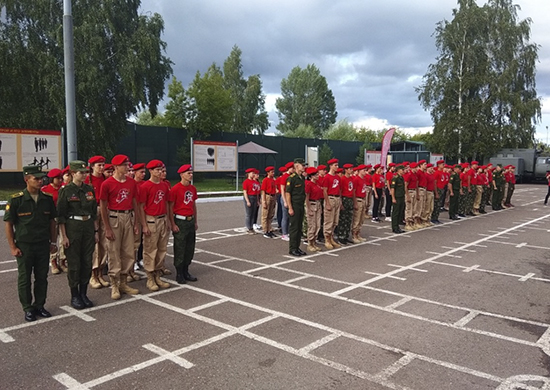 В Татарстане открылся военно-патриотический лагерь «Юный армеец» В Татарстане открылся военно-патриотический лагерь «Юный армеец»