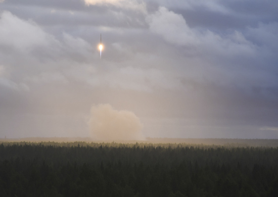 Минобороны России продолжает летные испытания космических аппаратов «Космос-2535» и «Космос-2536» Минобороны России продолжает летные испытания космических аппаратов «Космос-2535» и «Космос-2536»