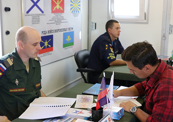 В полтора раза увеличилось число контрактников в связи с повышением их социального статуса В полтора раза увеличилось число контрактников в связи с повышением их социального статуса
