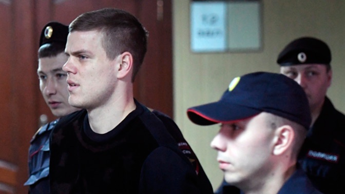 Главный врач ФК «Зенит» осмотрел больное колено Кокорина в СИЗО Главный врач ФК «Зенит» осмотрел больное колено Кокорина в СИЗО