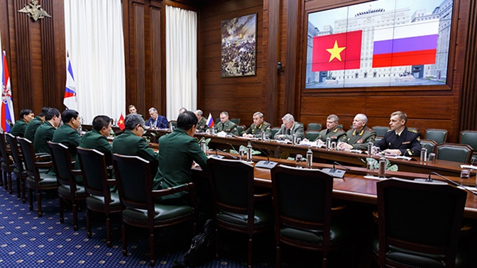 Начальник Генштаба ВС РФ встретился с делегациями четырех государств на MCIS-2019