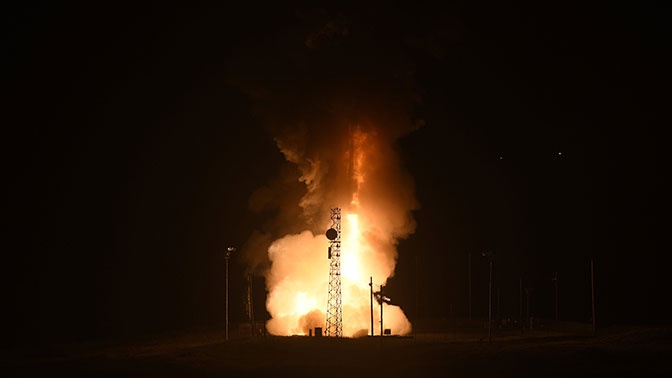 США испытали новую межконтинентальную баллистическую ракету США испытали новую межконтинентальную баллистическую ракету