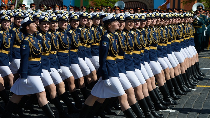 Женский полк парад победы