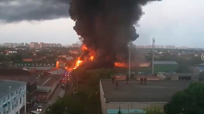 Краснодар черное небо. Шинный центр в Краснодаре пожар. Вполне ожидаемо, Молдова вспыхнула ярким пламенем.