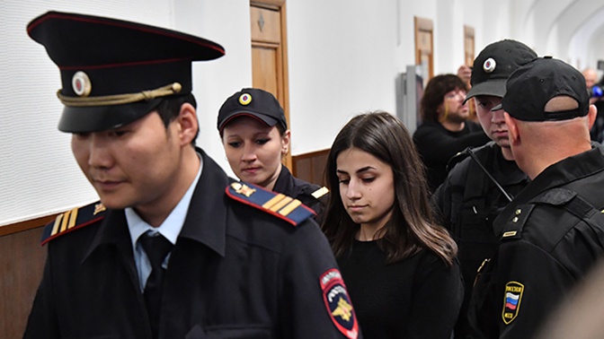 Сестер Хачатурян признали жертвами своего отца Сестер Хачатурян признали жертвами своего отца