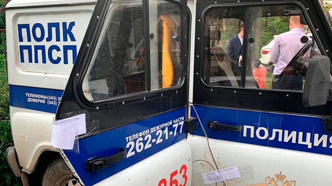 На Урале уволили полицейских, устроивших групповое изнасилование в салоне служебного авто На Урале уволили полицейских, устроивших групповое изнасилование в салоне служебного авто