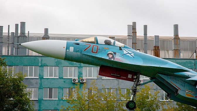 Су-33 на территории Комсомольского–на–Амуре авиационного завода имени Ю.А. Гагарина.<figcaption class=