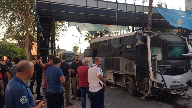 Автобус взорвался на юге Турции