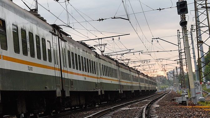 Под Волгоградом пассажирский поезд столкнулся с «КамАЗом»