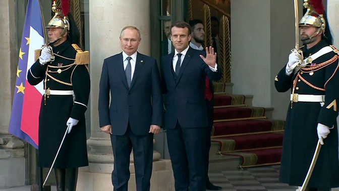 В Париже началась встреча Путина и Макрона