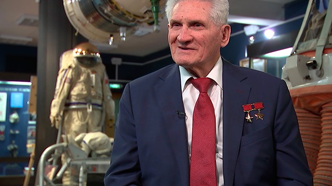 Космонавт борис волынов биография и личная жизнь