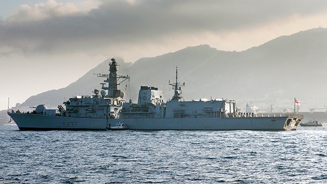ВМС Великобритании вновь будут сопровождать суда в Ормузском проливе