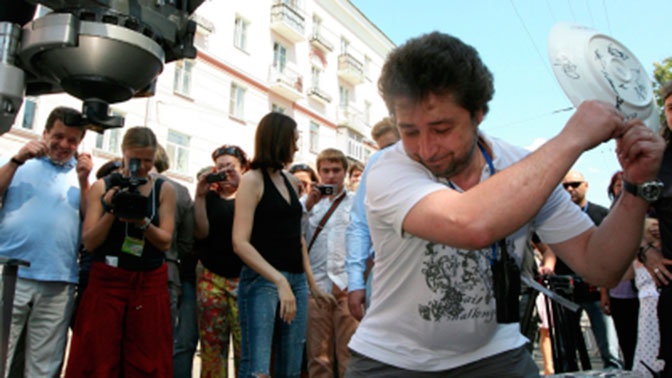 Зачем в ресторанах бьют тарелки
