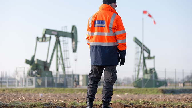 СМИ: США готовят новые санкции против РФ из-за цен на нефть СМИ: США готовят новые санкции против РФ из-за цен на нефть