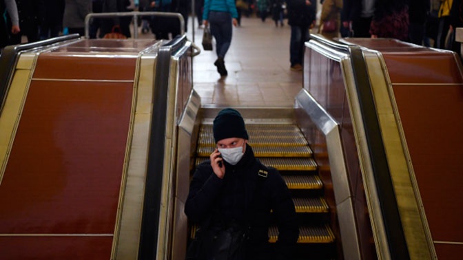 Загруженность метро в Москве снизилась на треть из-за коронавируса