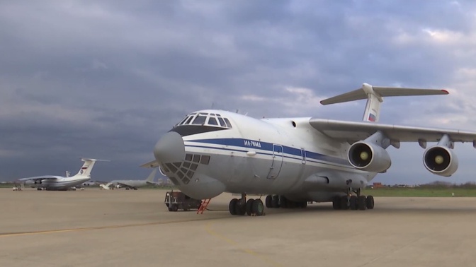Тринадцатый самолет Минобороны вылетел в Италию для борьбы с коронавирусом Тринадцатый самолет Минобороны вылетел в Италию для борьбы с коронавирусом