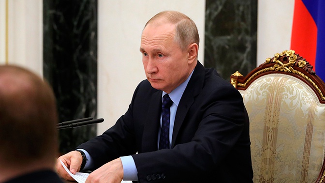 Путин завершает работу над обращением к россиянам в связи с ситуацией с коронавирусом