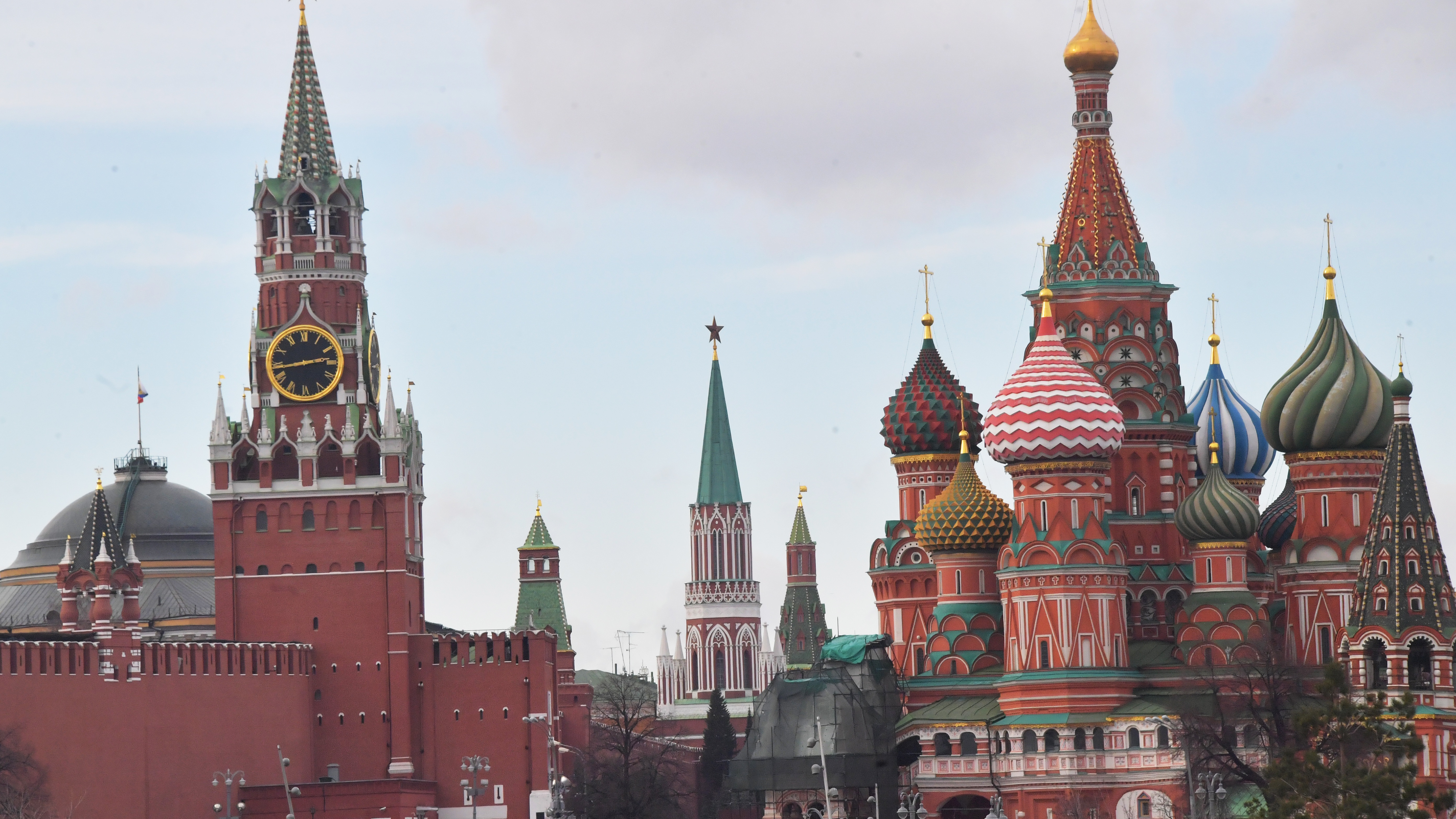 В Кремле не видят оснований для продления предстоящей выходной недели В Кремле не видят оснований для продления предстоящей выходной недели