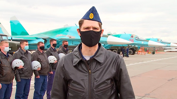 В Екатеринбурге военные поздравили 99-летнего ветерана онлайн-авиапарадом