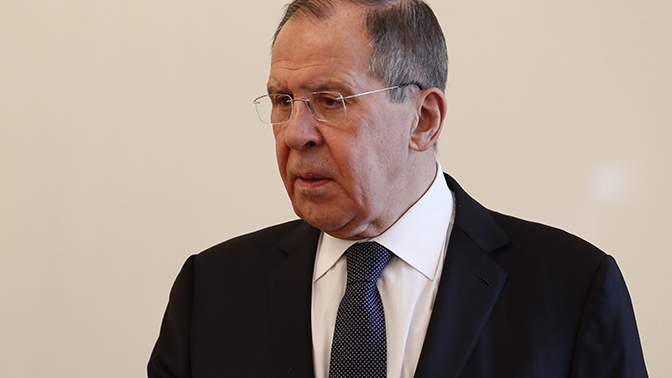 Лавров прокомментировал идею о введении выездных виз для россиян Лавров прокомментировал идею о введении выездных виз для россиян