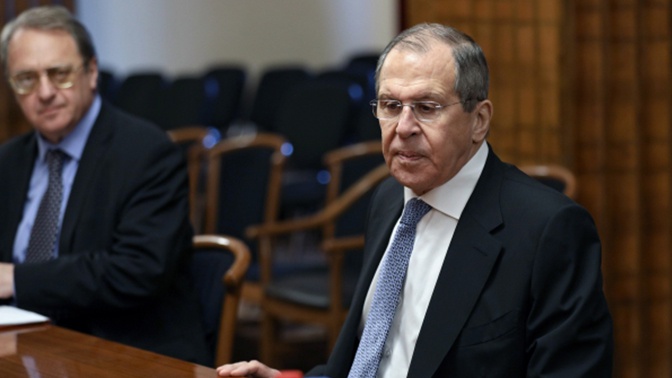 Лавров призвал к прекращению огня в Ливии Лавров призвал к прекращению огня в Ливии
