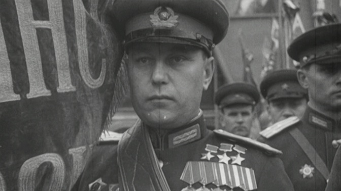 Александр Покрышкин на Параде Победы 24 июня 1945 года.<figcaption class=