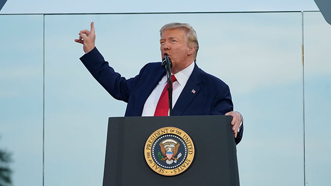 Трамп уведомил Конгресс о выходе США из ВОЗ Трамп уведомил Конгресс о выходе США из ВОЗ