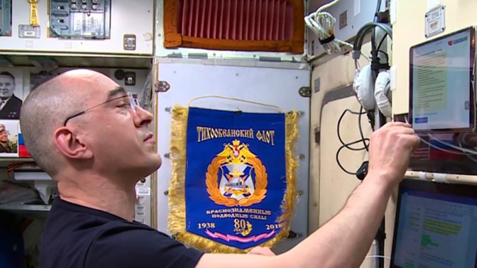 Российский космонавт побывал на борту корабля Crew Dragon Илона Маска Российский космонавт побывал на борту корабля Crew Dragon Илона Маска