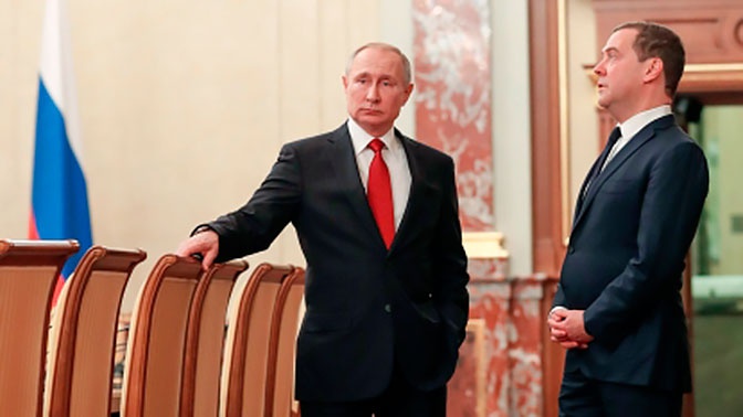 Медведев рассказал о добрых отношениях с Путиным Медведев рассказал о добрых отношениях с Путиным
