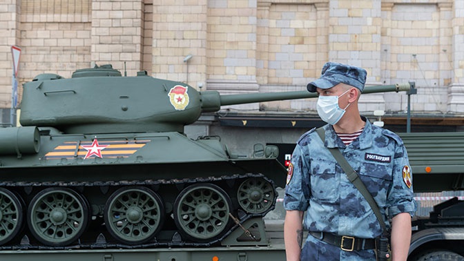 Без права на ошибку: как военные медики обеспечили безопасность проведения парада Победы в условиях COVID-19 Без права на ошибку: как военные медики обеспечили безопасность проведения парада Победы в условиях COVID-19