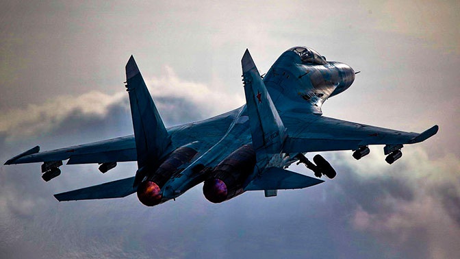 Восемь российских истребителей поднялись на перехват бомбардировщиков ВВС США у южных границ РФ