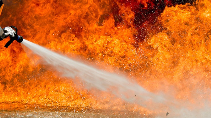 Угроза жилым домам: в Ростовской области произошел второй крупный природный пожар
