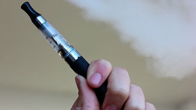 В Минздраве напомнили об опасности электронных сигарет в период пандемии