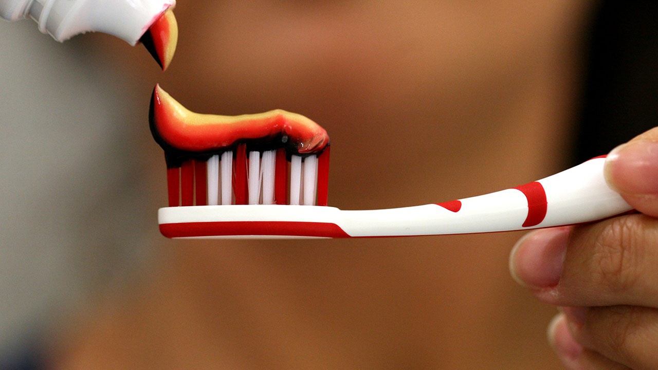 «Зубная паста пахнет бензином»: COVID-19 исказил обоняние жительницы Кента