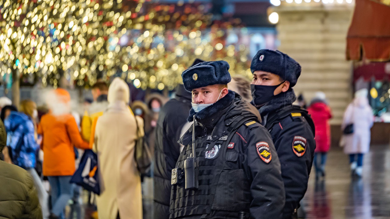 Мероприятия полиции. Нарушение правопорядка. Полиция охраняет туристов. Фото штрафы за неповиновение полиции увеличатся в 20 раз.